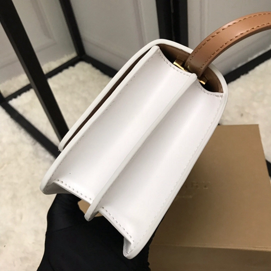 バーバリーバッグ角部分ディテール